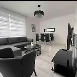 Des 3 Pays. 2 Mn De Bale+ Free Parking Apartment